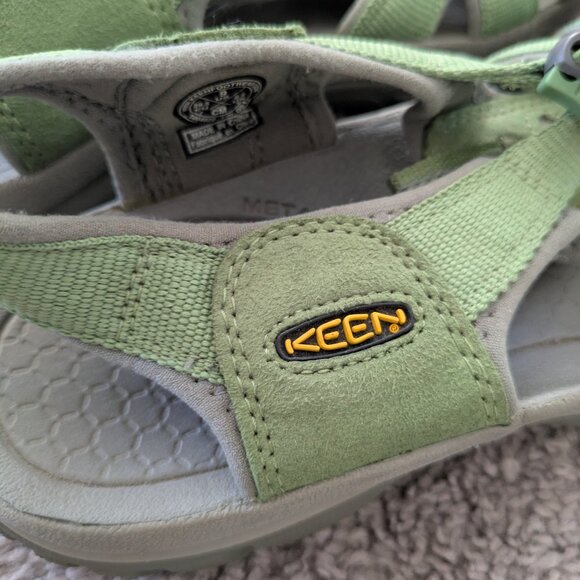 Keen  Green Sandals Water shoes Women's 9 - Picture 3 of 10